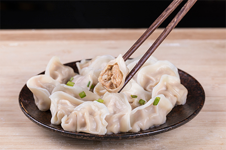 现包现卖的饺子里，藏着一个千亿风口？