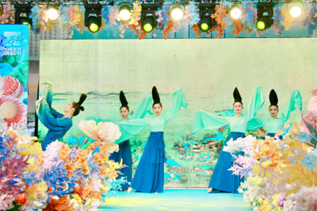 全国15家购物中心春日美陈，年轻人都爱！