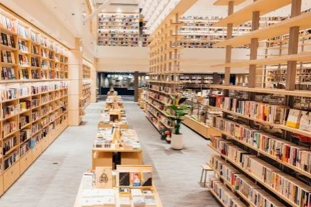零售一周要闻：全球首家挑空设计茑屋书店亮相台湾；喜姐炸串再获融资；书亦入局DOC咖啡