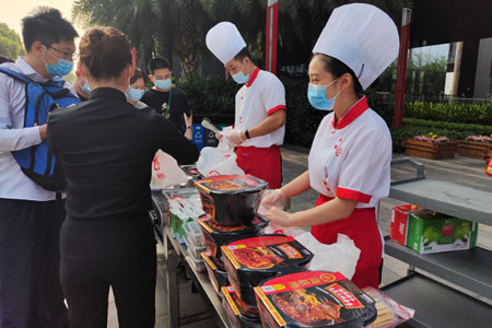 海底捞、贾国龙等扎堆涌进万亿早餐市场，连锁餐企干得过夫妻店吗？