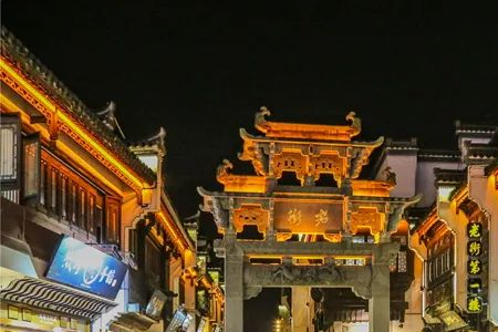 百年屯溪老街的“自我进化”，全新河街打造文旅“新招牌”