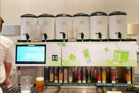 奈雪的茶自动奶茶机在广深120多家门店投入使用，单人制茶效率提升40%