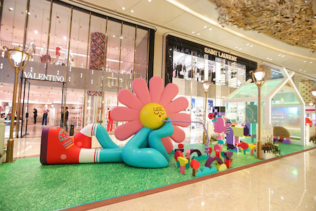 迎接美好夏日，上海ifc商场打造“炫彩波普艺术乐园”