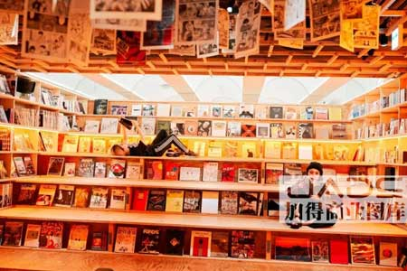 反“茑屋主义”的“睡眠”书店—— BOOK AND BED TOKYO