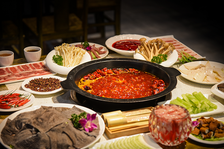 呷哺集团：8月份营业额明显复苏 下半年计划新增约100家门店