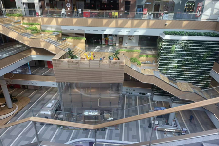 寒冬中的餐饮老板：只剩半条命的时候，又遭了致命一击