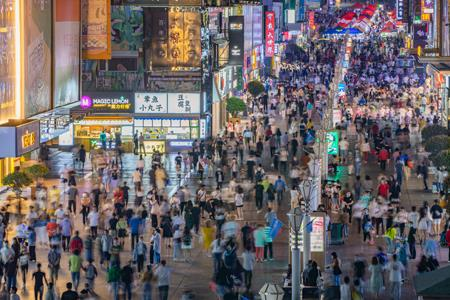 前11月上海实现社会消费品零售总额约1.50万亿 同比下降9.1%