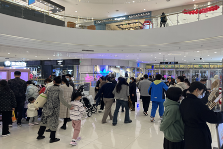 新春临近，商场迎来购物潮，返乡备货指南发布