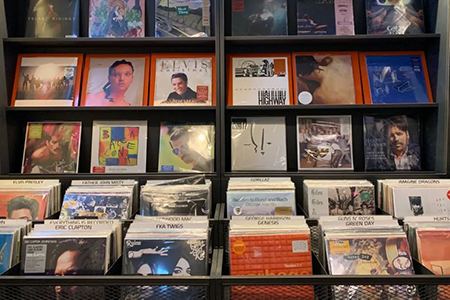 黑胶回潮，城市里的实体唱片店正在创建与年轻人连接的新方式