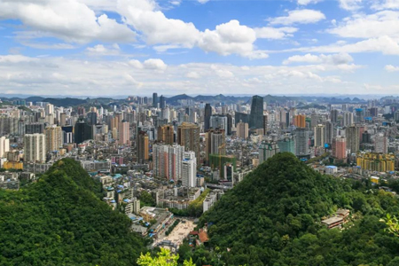 2022贵州城市商业报告：小跑前进，存在感UP