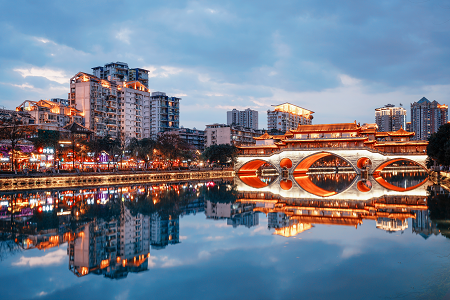 成都：加快打造国际消费中心城市 建设融合全球资源的消费新高地