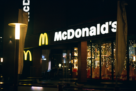 麦当劳中国也要冲刺万店，“洋快餐”们今年集体狂奔！