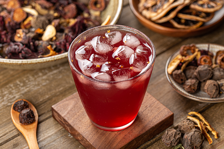 酸梅汤爆火后，中药茶饮等来“破圈”时刻了吗？