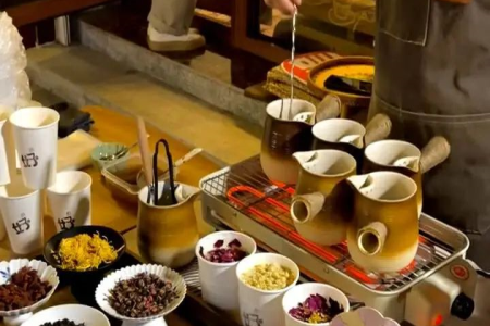 “活不下去”的围炉煮茶，换个“马甲”又成顶流……
