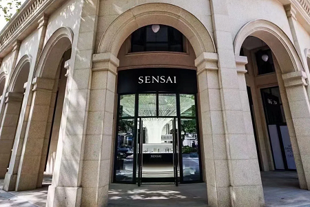 花王旗下高奢护肤品牌「SENSAI丝光溢彩」全球首家旗舰店亮相上海