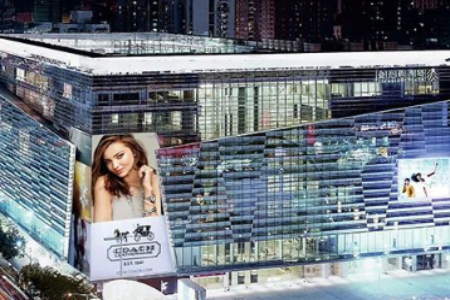 被香港人挤爆的深圳金光华广场，2023年销售额增长9.3%