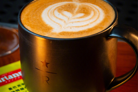 创始人来华力推，星巴克新上线的“橄榄油咖啡”底怎么样？