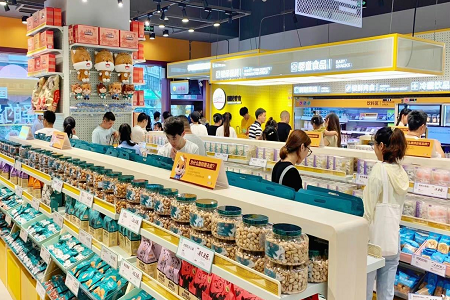 再开线下店，三只松鼠想要“走出”抖音