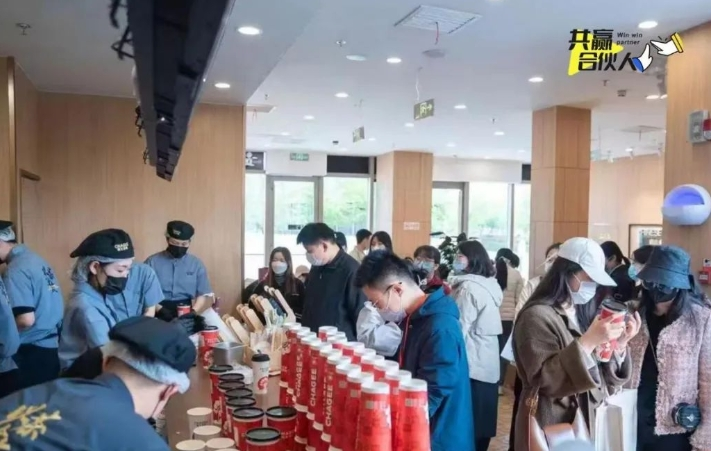跨界入局零售、餐饮，年销6亿的超级合伙人如何依靠数据挑选品牌？ | 共赢合伙人