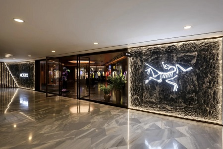 门店概念再升级，始祖鸟在京开出全球首家ARCLOUNGE